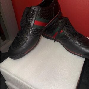 🆕Gucci Black Leather Sneakers with Green & Red Web Stripe